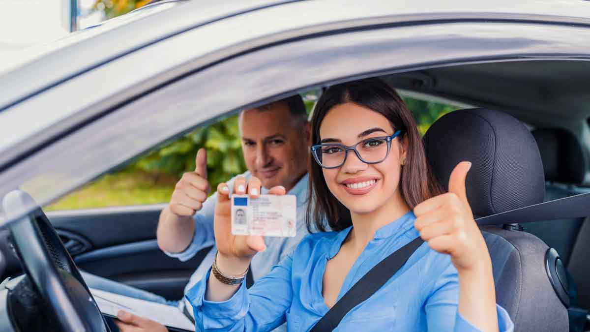 examinee got the driving license after passing the test