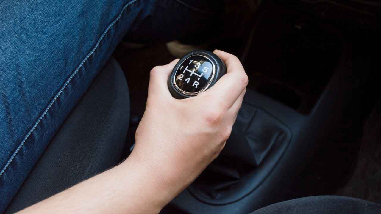 gear shifting lever