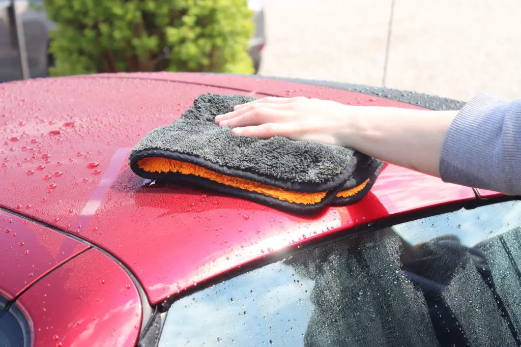 do microfiber towels scratch car paint
